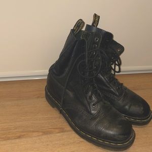 1490 Dr martens mid calf black boot